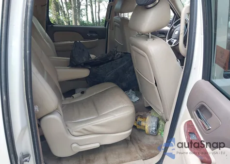 2010 Chevrolet Suburban Ltz из США, поврежденный, VIN 1GNUKKE36AR269859